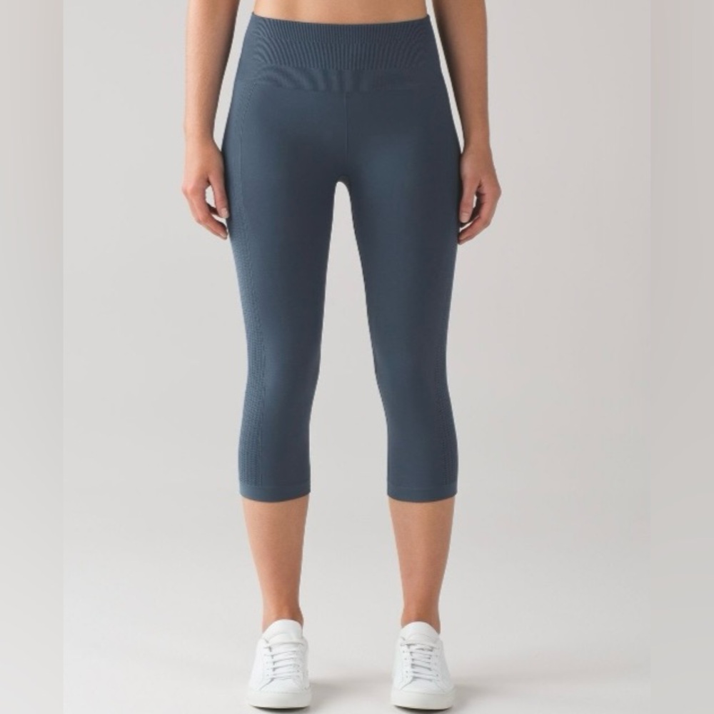 Lulu🍋 flow & go crop